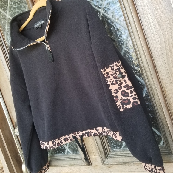 Derek Heart Black Medium quarter zip Cropped Fleece Sweatshirt w/ Leopard Trim - Picture 6 of 9